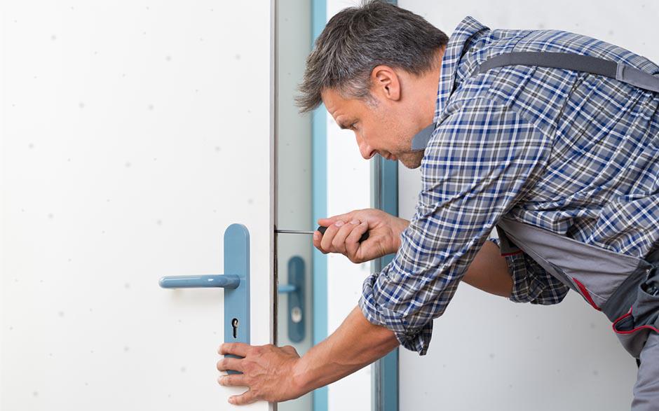 changer serrure porte Cannes-Écluse